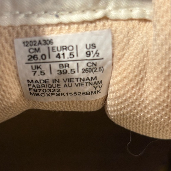 ASICS GEL LYTE CLASSIC Pink Cream Running Shoes Womens Sz. 9.5 1202A306 - Picture 7 of 9